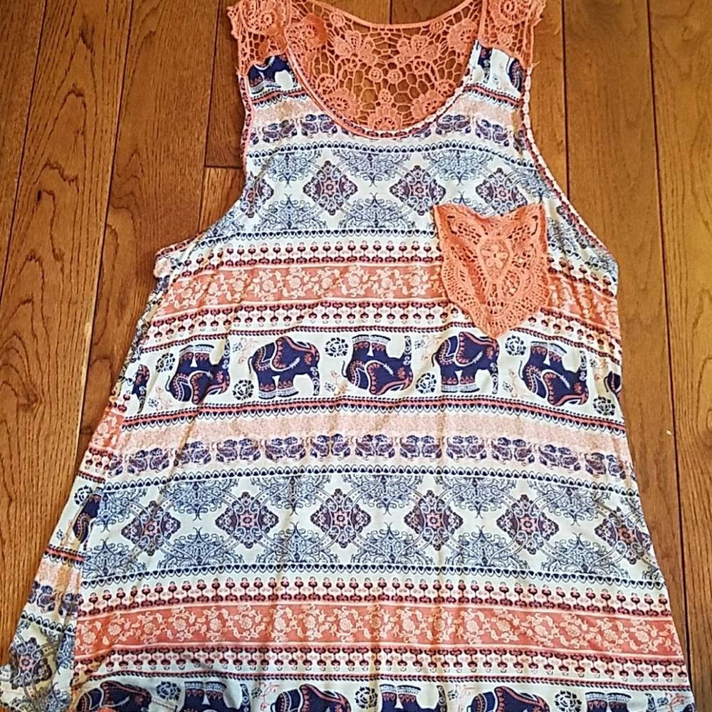 LAST CHANCE Cute coral and navy blue tank top. - Picture 2 of 3